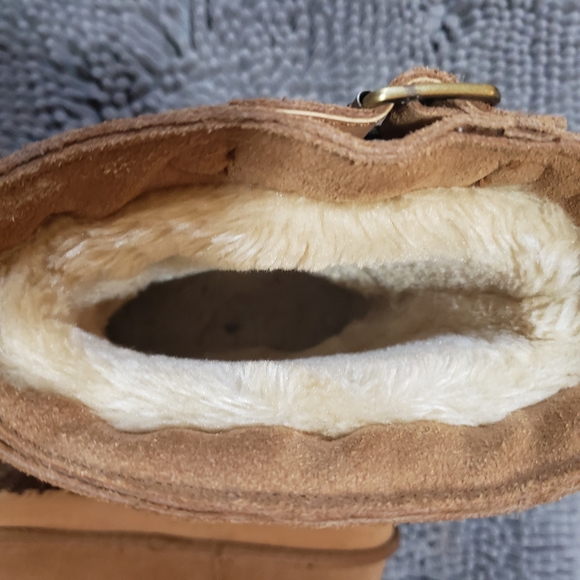 Lamo faux fur lined boots - Picture 2 of 7